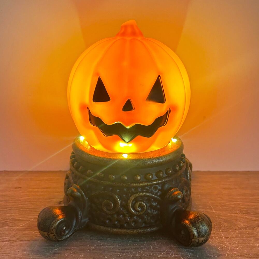 Light Up Flickering Flame Pumpkin Halloween Decorative Prop - Hyde & EEK! EUC